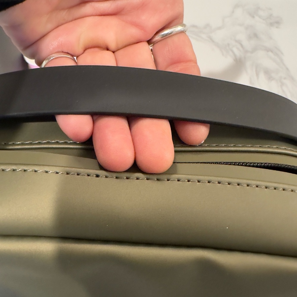 Rains cross body bag - Picture 2 of 14